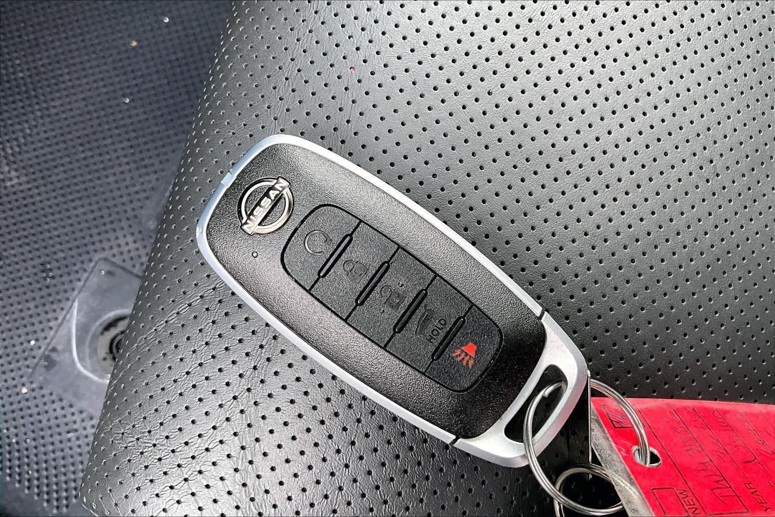 Used 2026 Nissan Rogue Platinum w/ Platinum Premium Package AWD/4WD image 15
