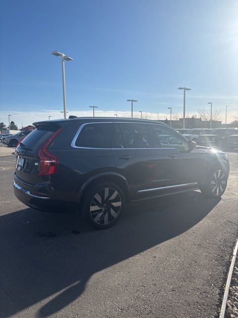 Used 2023 Volvo XC90 T8 Ultimate w/ Lounge Package image 2