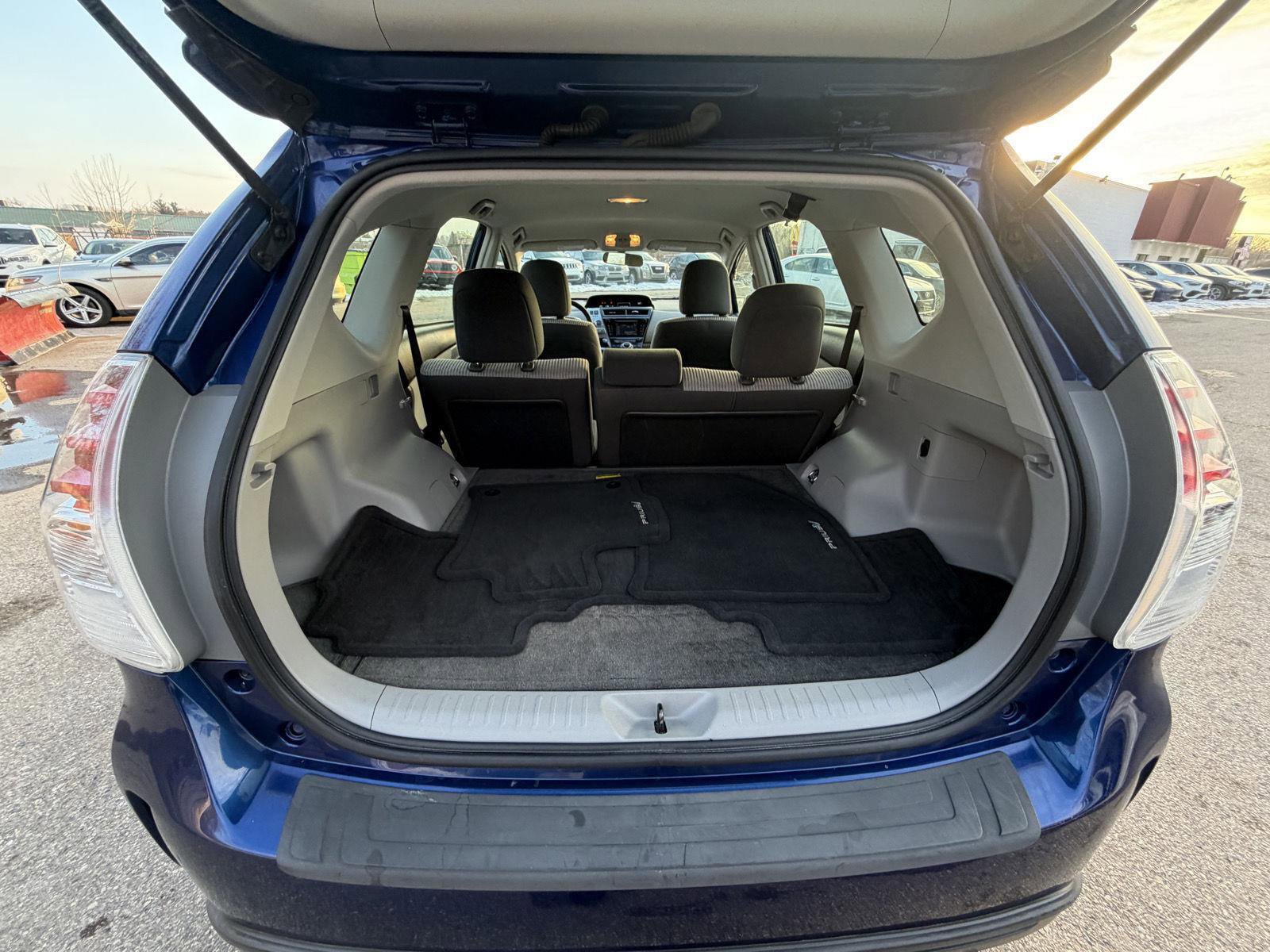 Used 2017 Toyota Prius V Three w/ Carpet Mat Package image 24