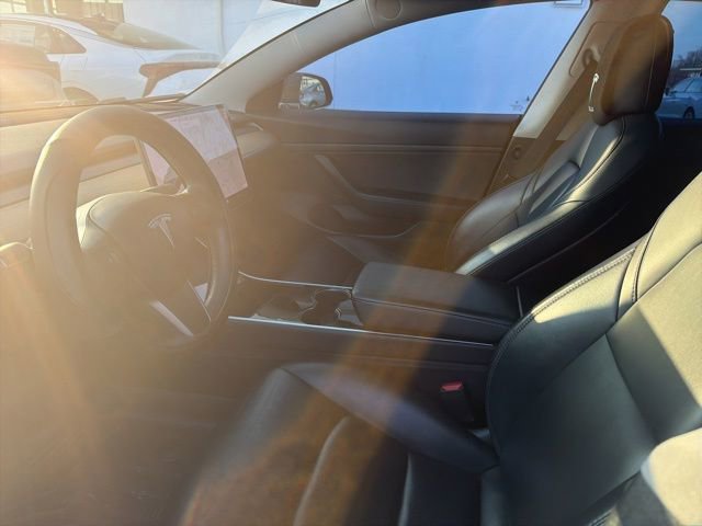 Used 2020 Tesla Model 3 Standard Range image 8