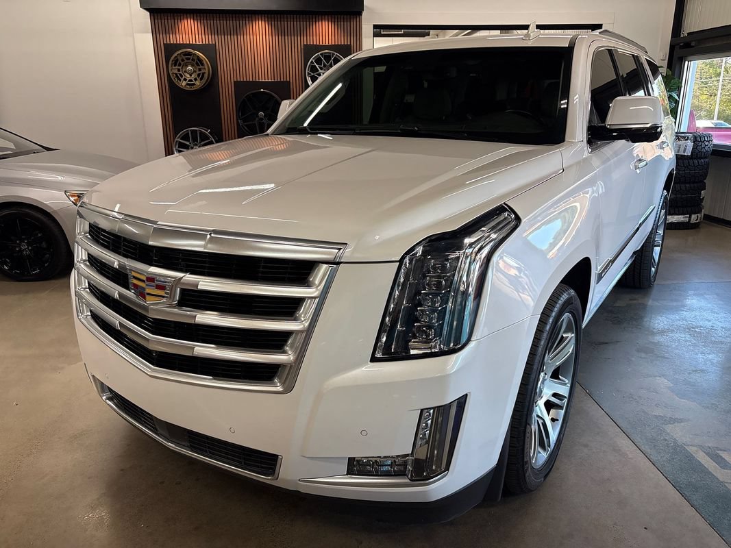 Used 2016 Cadillac Escalade Premium AWD/4WD image 2