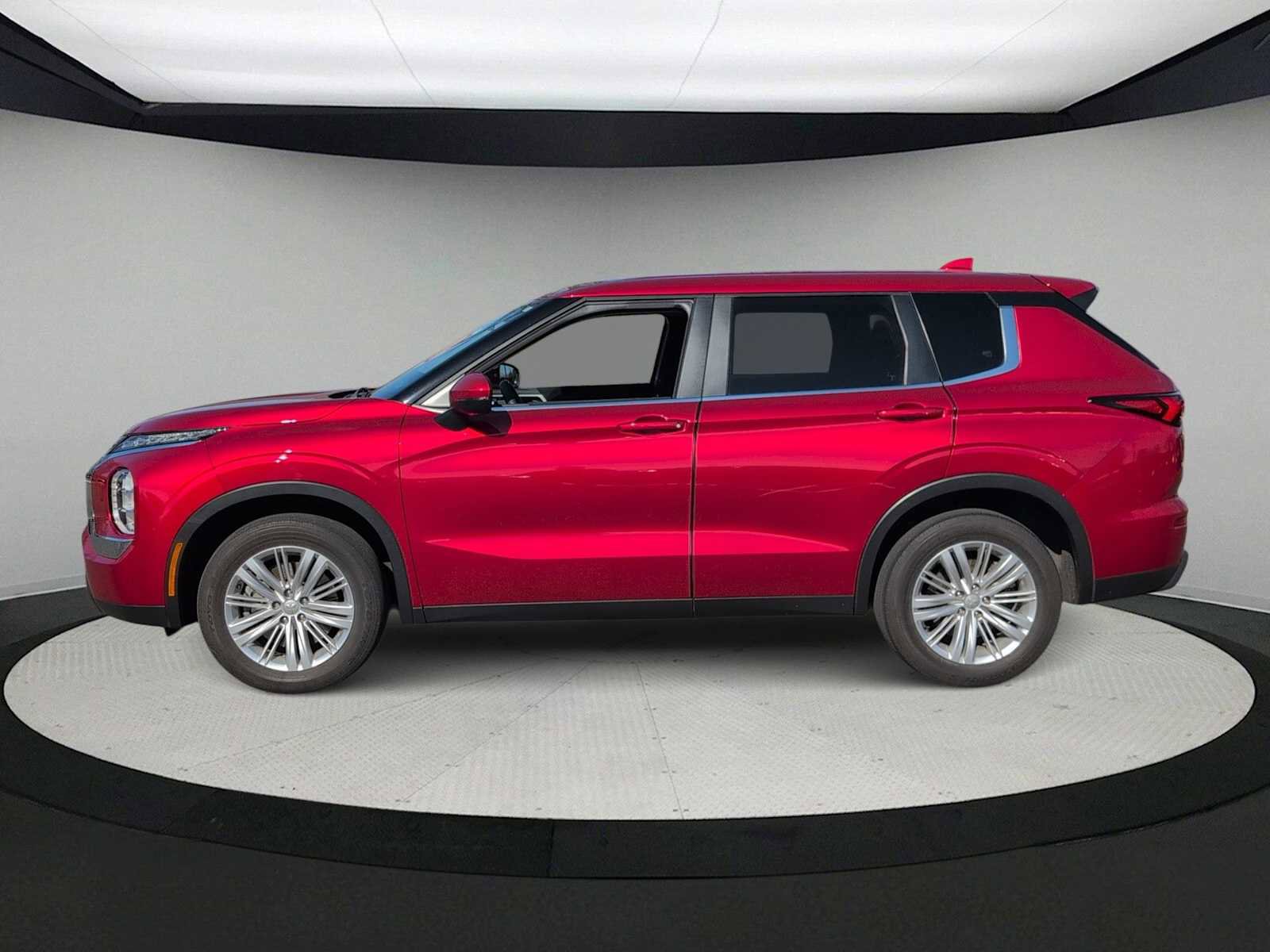 Used 2024 Mitsubishi Outlander ES image 5