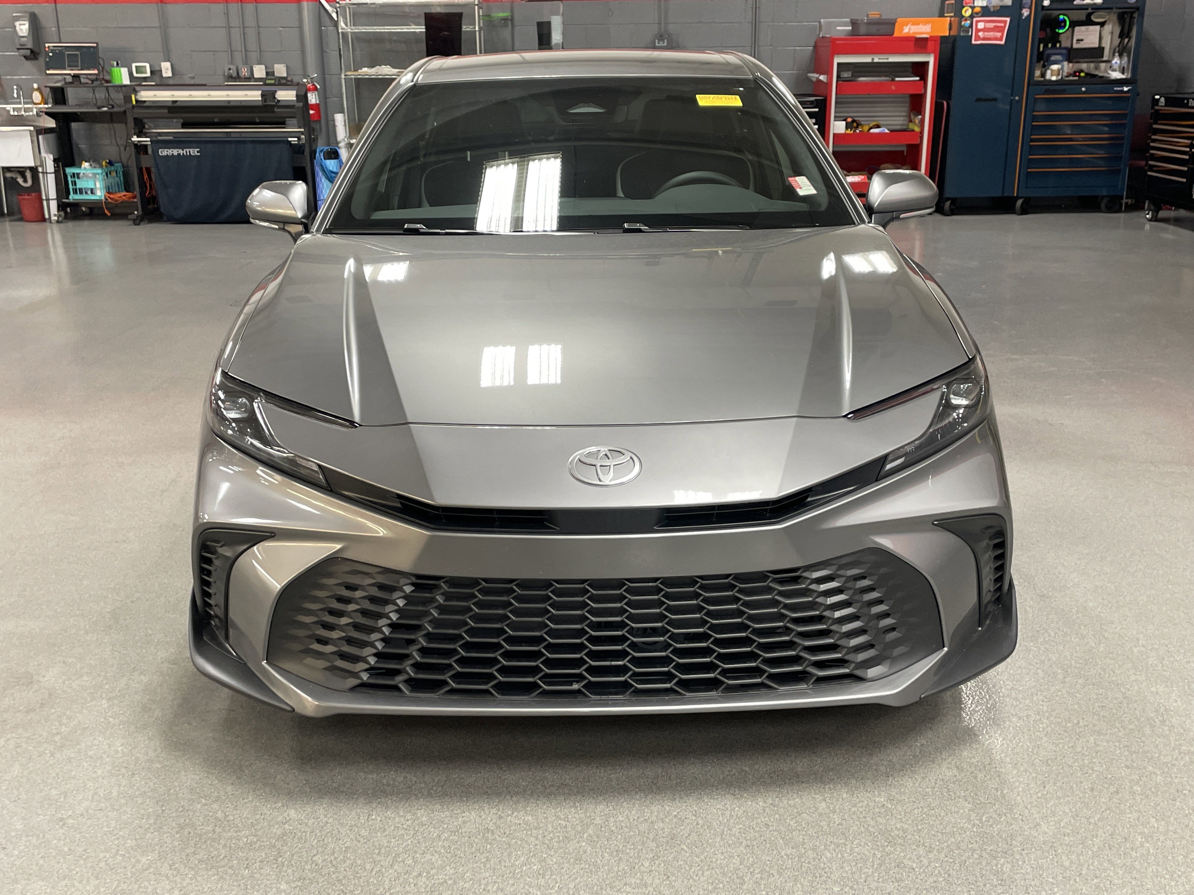Used 2026 Toyota Camry SE w/ Convenience Package FWD image 3