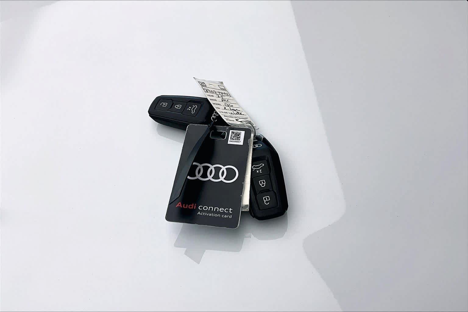 Used 2025 Audi Q6 e-tron Premium Plus w/ Premium Plus AWD/4WD image 14