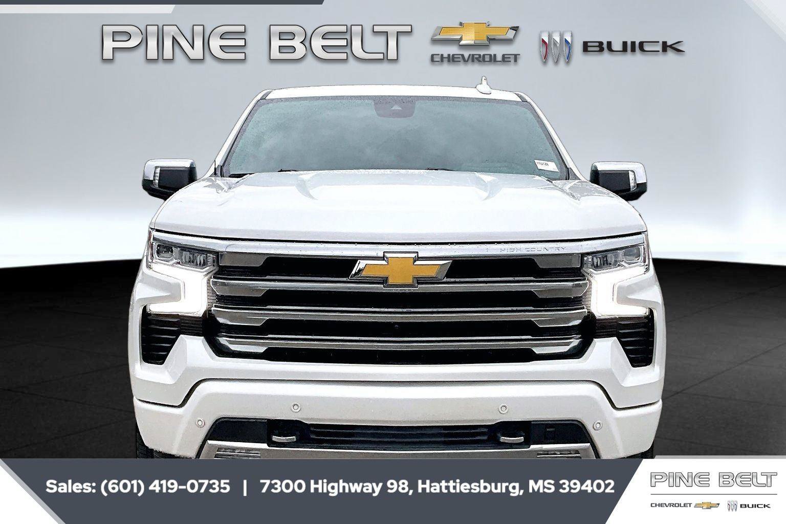 Used 2024 Chevrolet Silverado 1500 High Country w/ Technology Package AWD/4WD image 3