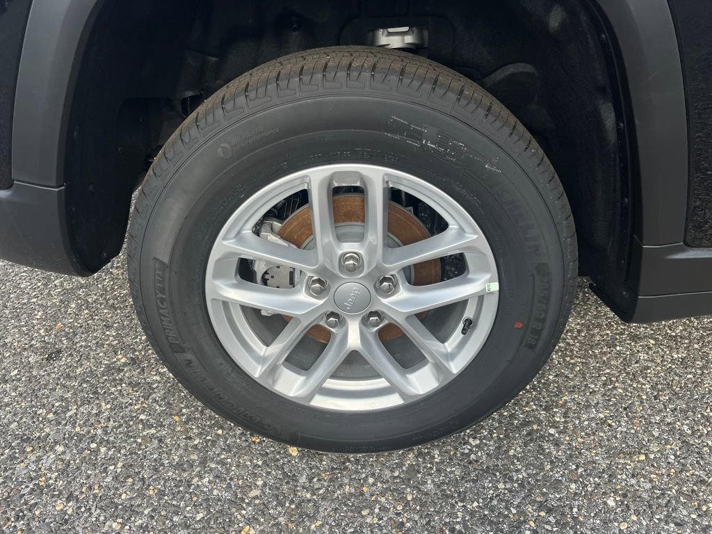 New 2025 Jeep Grand Cherokee Laredo X w/ Luxury Tech Group I image 25