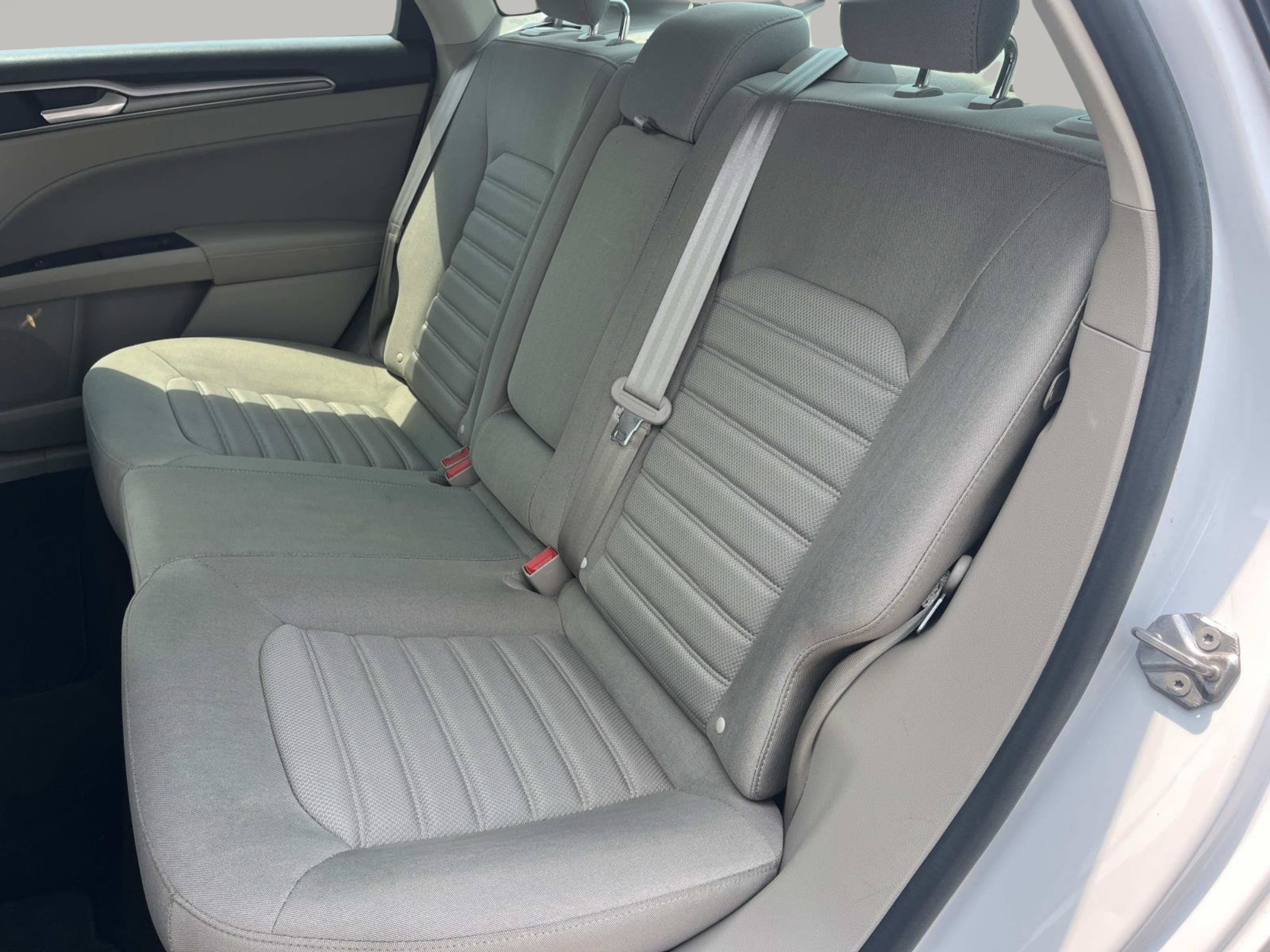 Used 2019 Ford Fusion SE FWD image 18