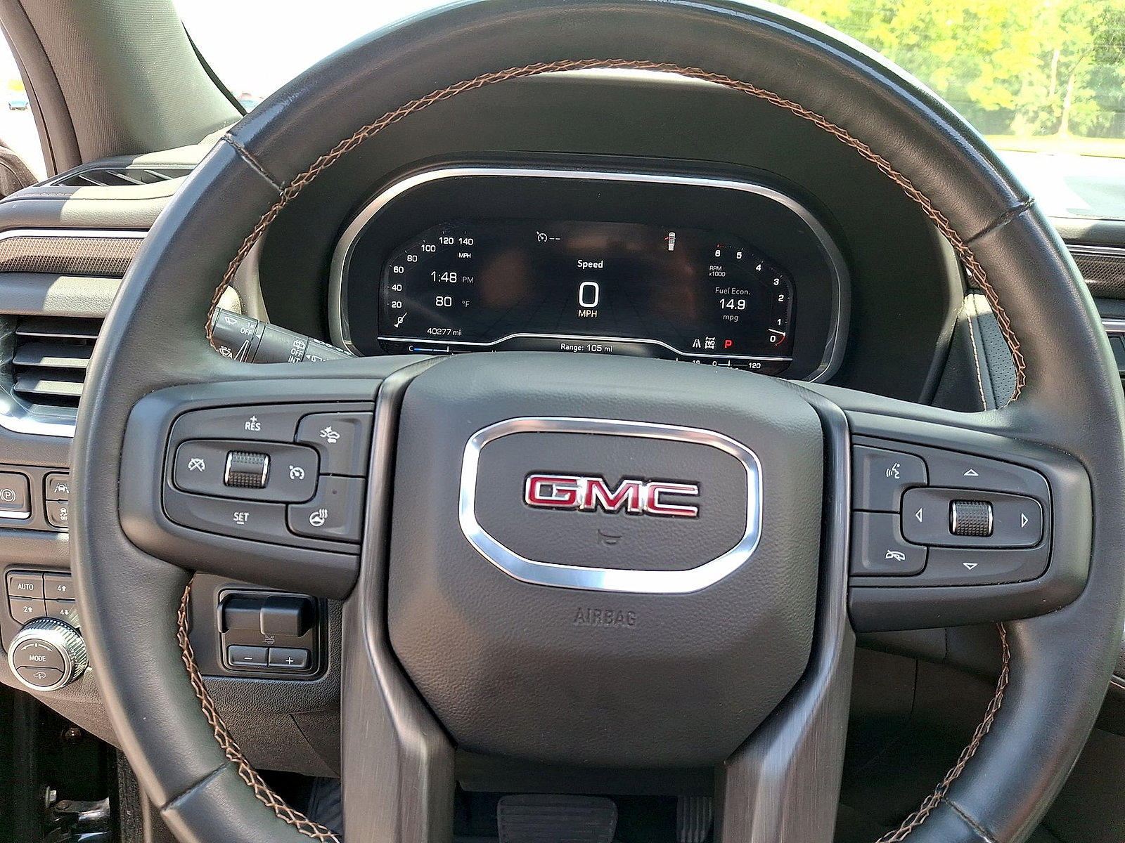 Used 2023 GMC Yukon XL AT4 w/ AT4 Premium Plus Package AWD/4WD image 16