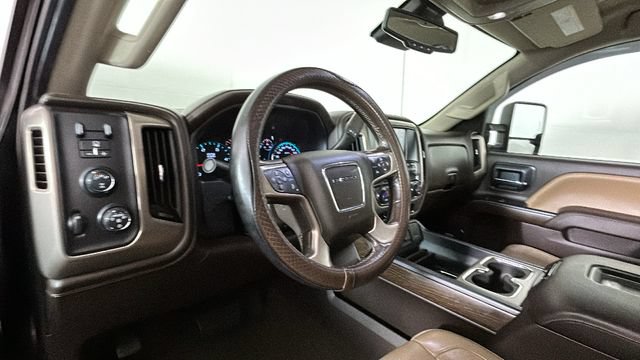 Used 2018 GMC Sierra 2500 Denali w/ Duramax Plus Package AWD/4WD image 13