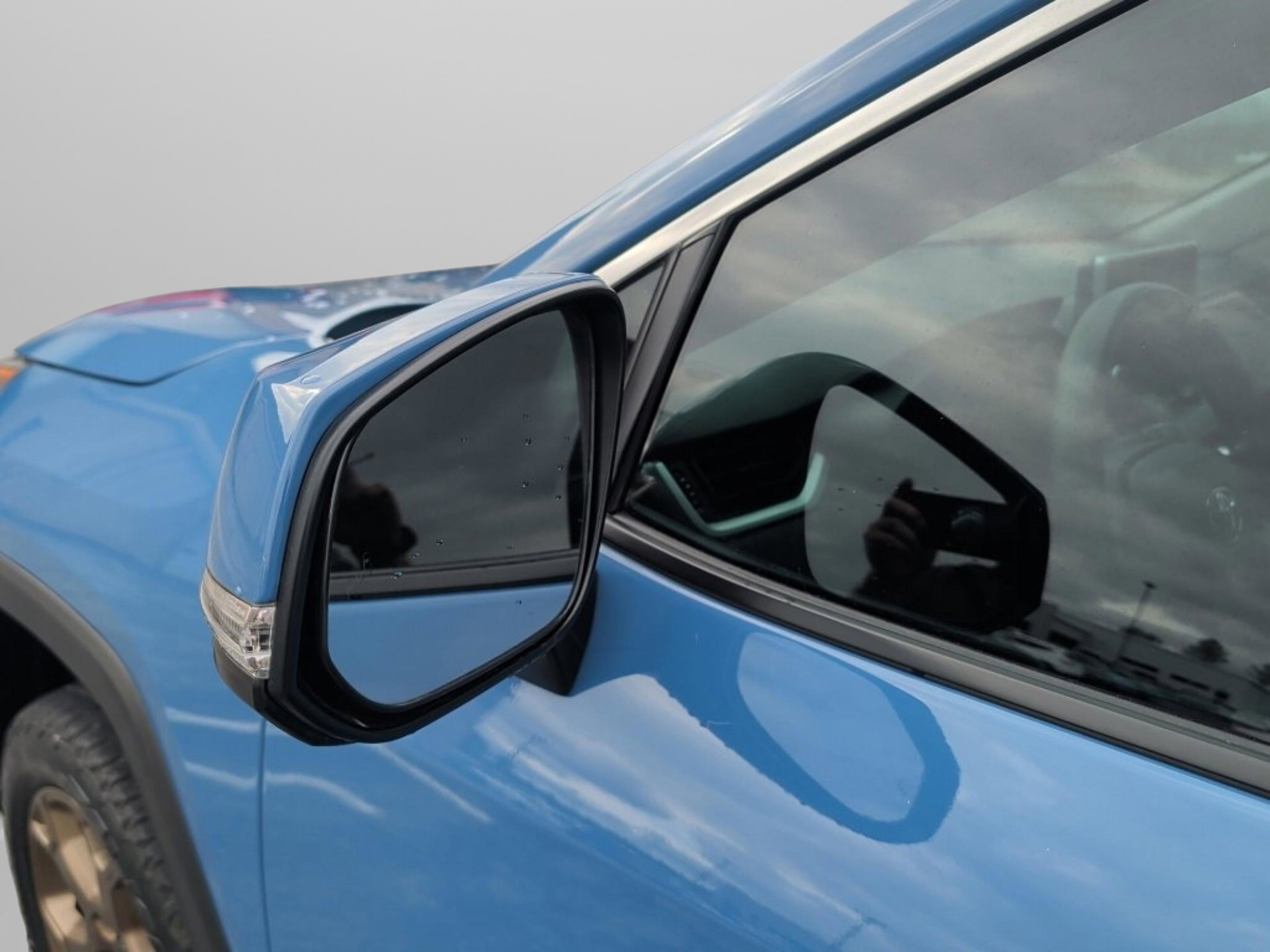 Used 2023 Toyota RAV4 AWD Hybrid image 13