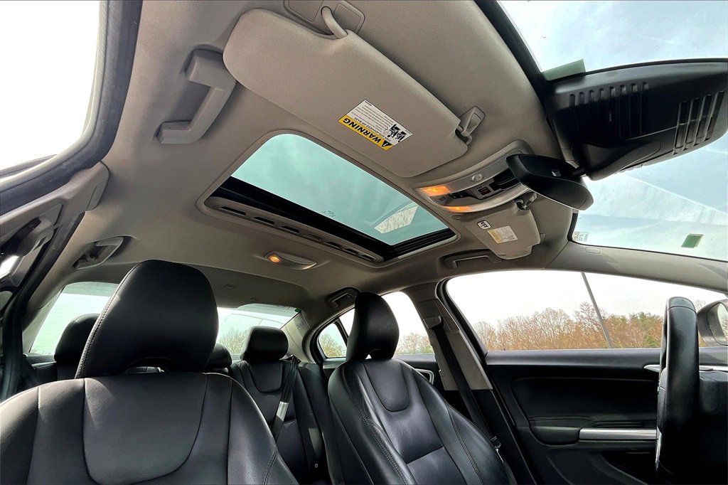 Used 2015 Volvo S60 T5 Platinum image 21