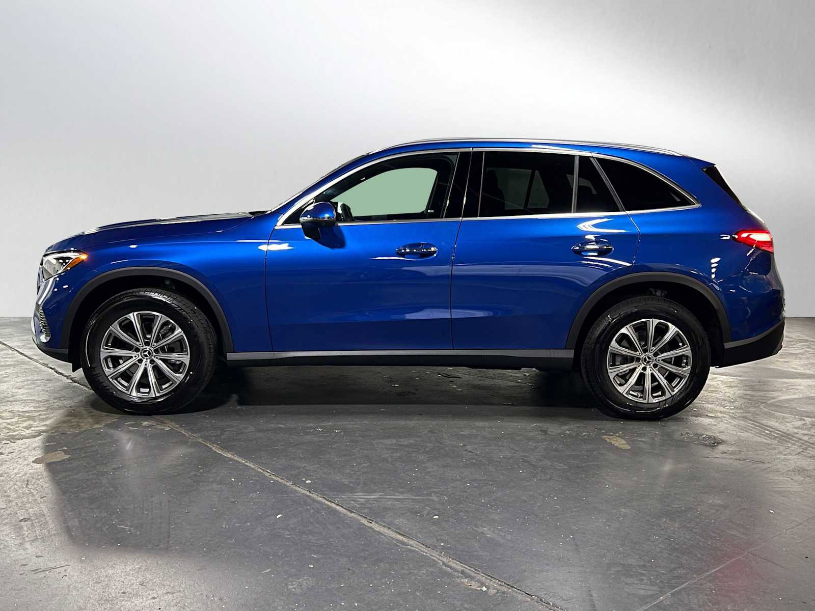 New 2025 Mercedes-Benz GLC 300 4MATIC image 4