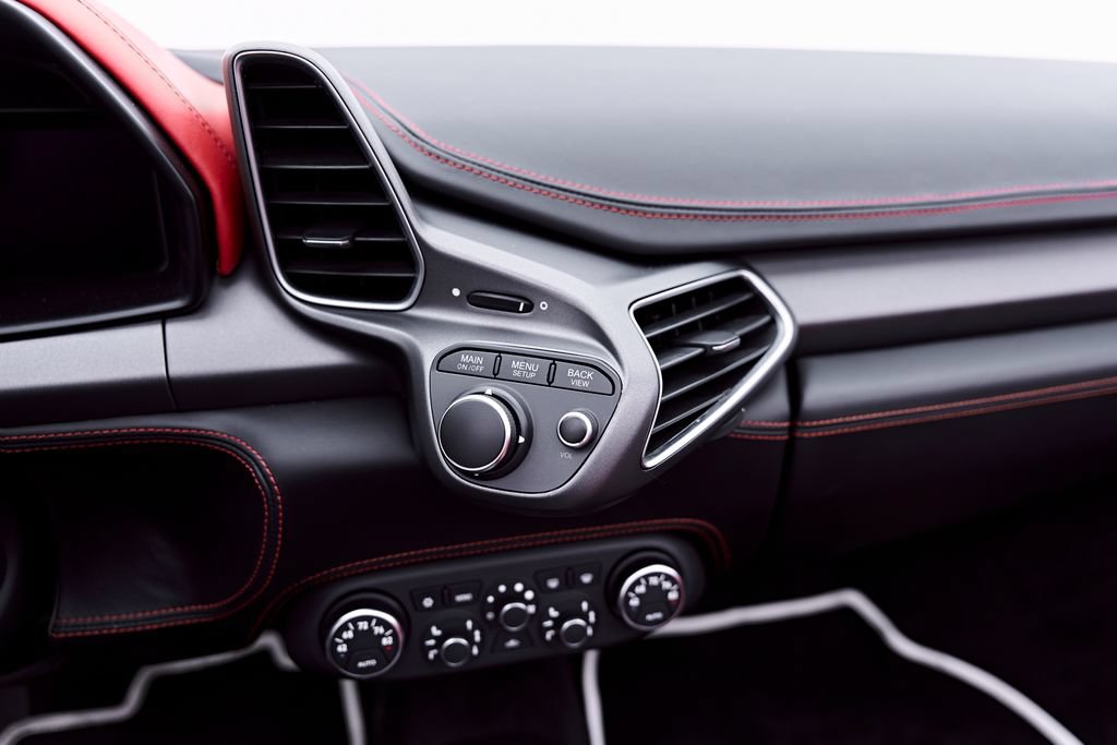 Used 2014 Ferrari 458 Spider RWD image 87