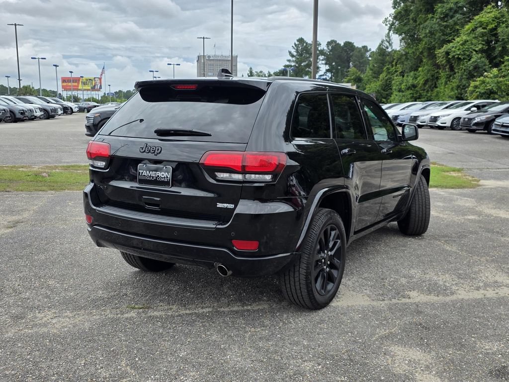 Used 2020 Jeep Grand Cherokee Altitude AWD/4WD image 7