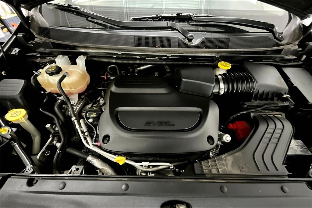 Used 2022 Chrysler Pacifica Touring-L image 28