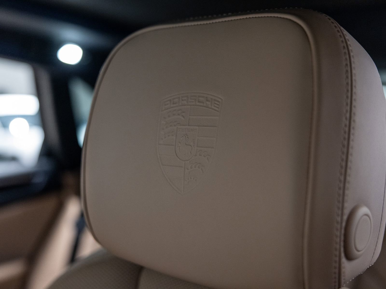 Certified 2024 Porsche Macan AWD/4WD image 29