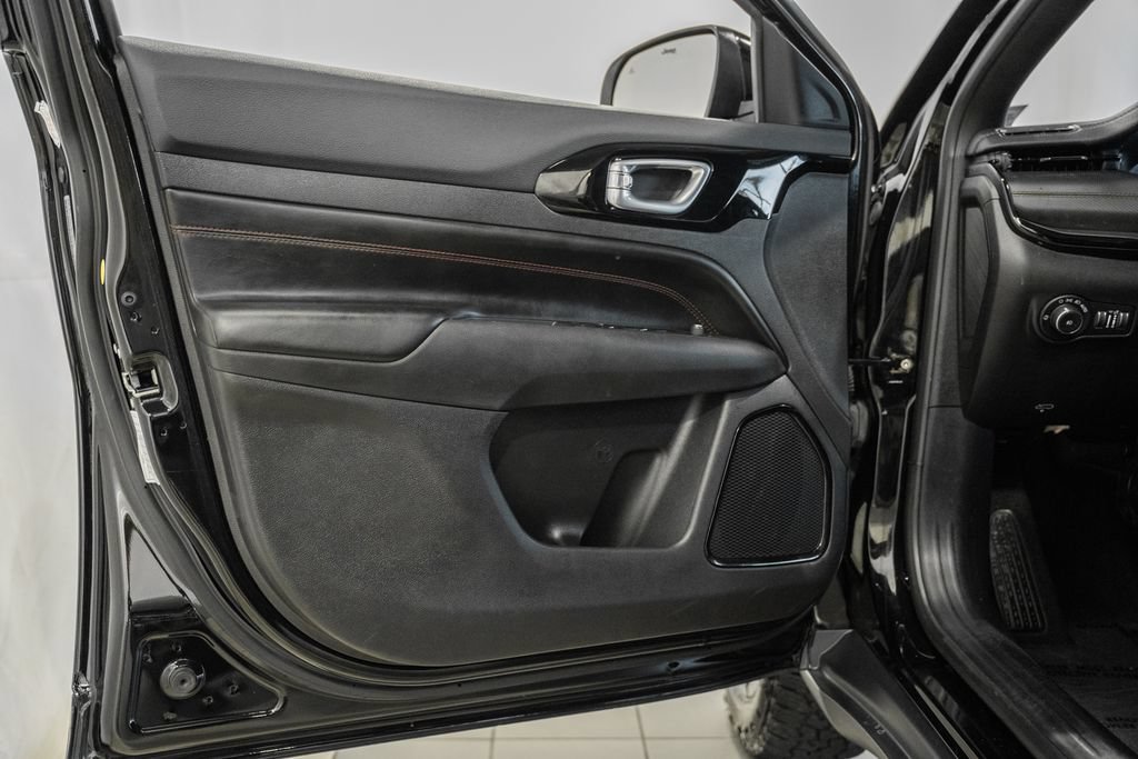 Certified 2025 Jeep Compass Trailhawk AWD/4WD image 28