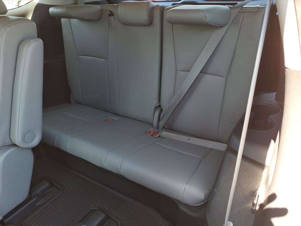 Used 2022 Toyota Highlander XLE AWD/4WD image 17