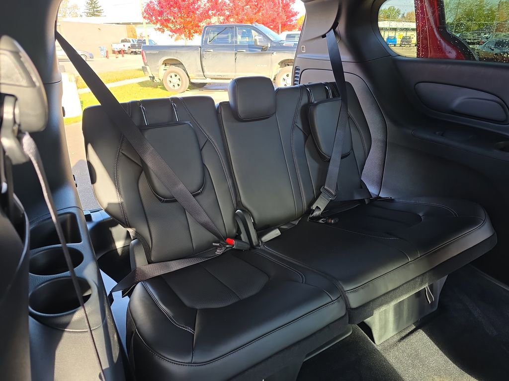 New 2026 Chrysler Pacifica Select image 12