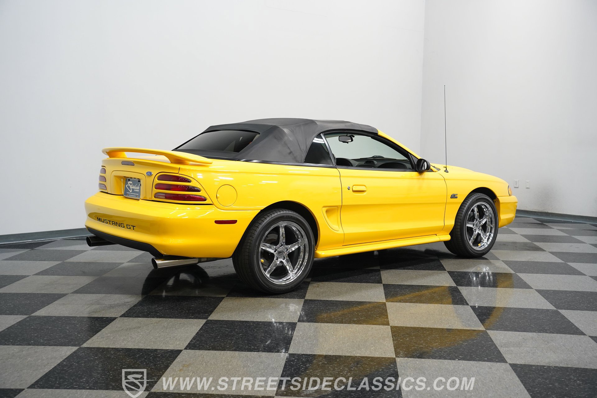 Used 1995 Ford Mustang GT RWD image 12