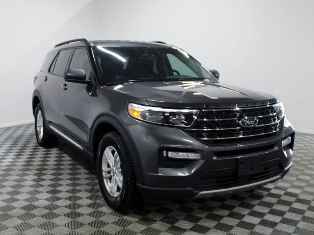 Used 2020 Ford Explorer XLT w/ Equipment Group 202A AWD/4WD image 8