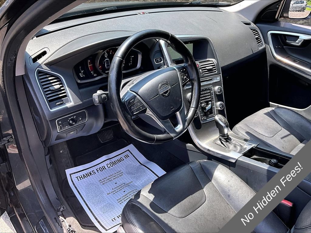 Used 2015 Volvo XC60 T6 w/ Proximity Package AWD/4WD image 12