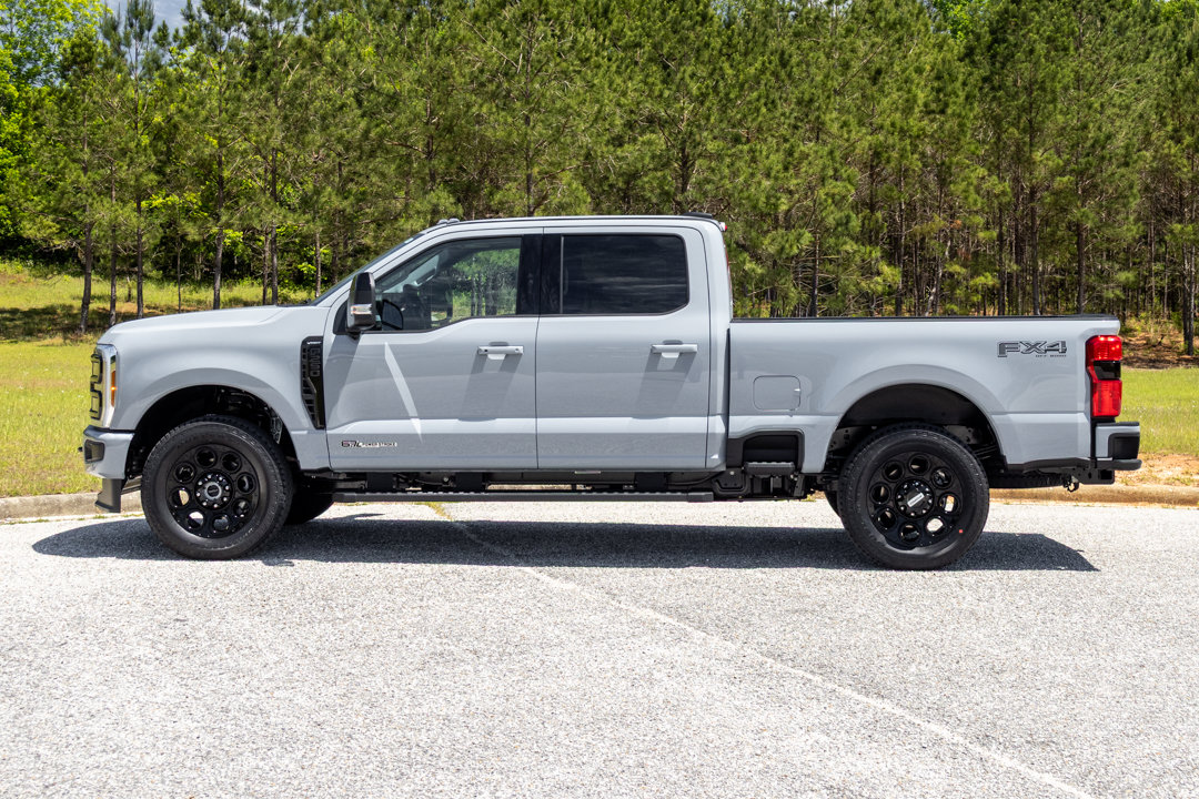 New 2026 Ford F250 Lariat w/ Black Appearance Package AWD/4WD image 8