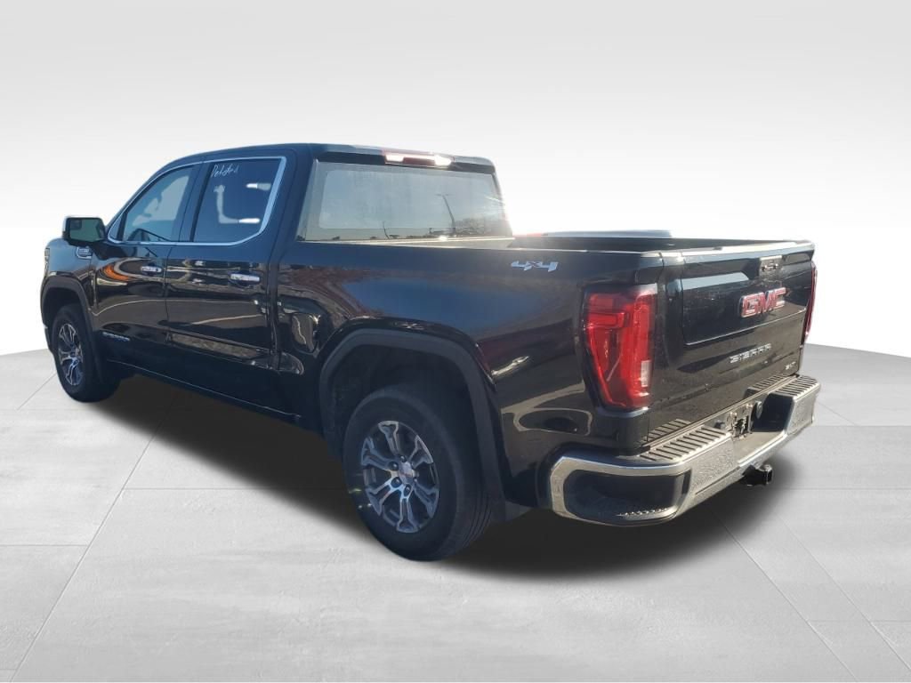 Used 2025 GMC Sierra 1500 SLT image 2