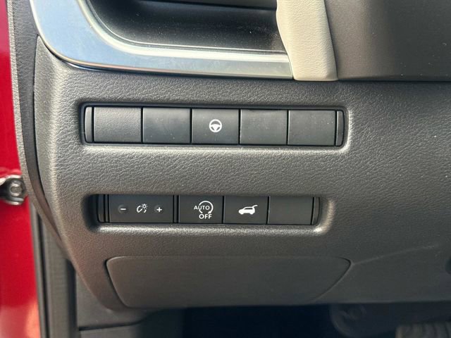 Used 2025 Nissan Rogue SV AWD/4WD image 28