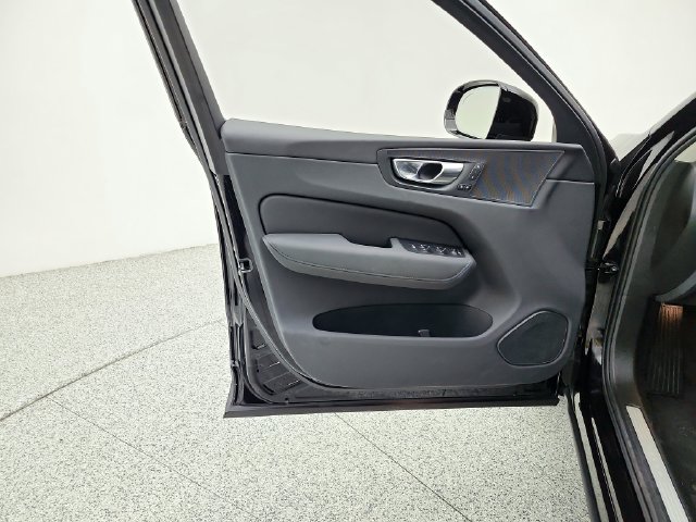Certified 2026 Volvo XC60 B5 Plus AWD/4WD image 29