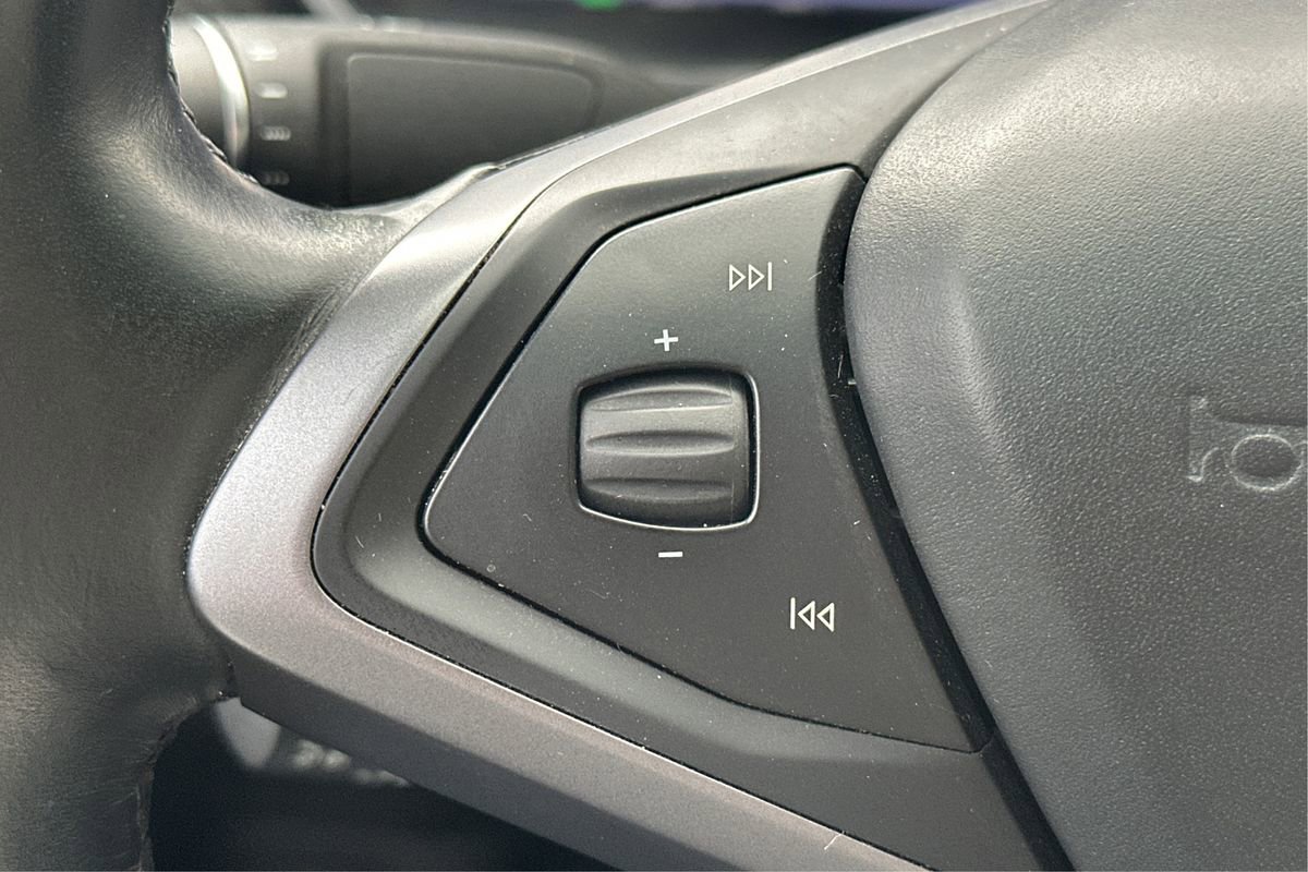 Used 2020 Tesla Model X Performance image 31