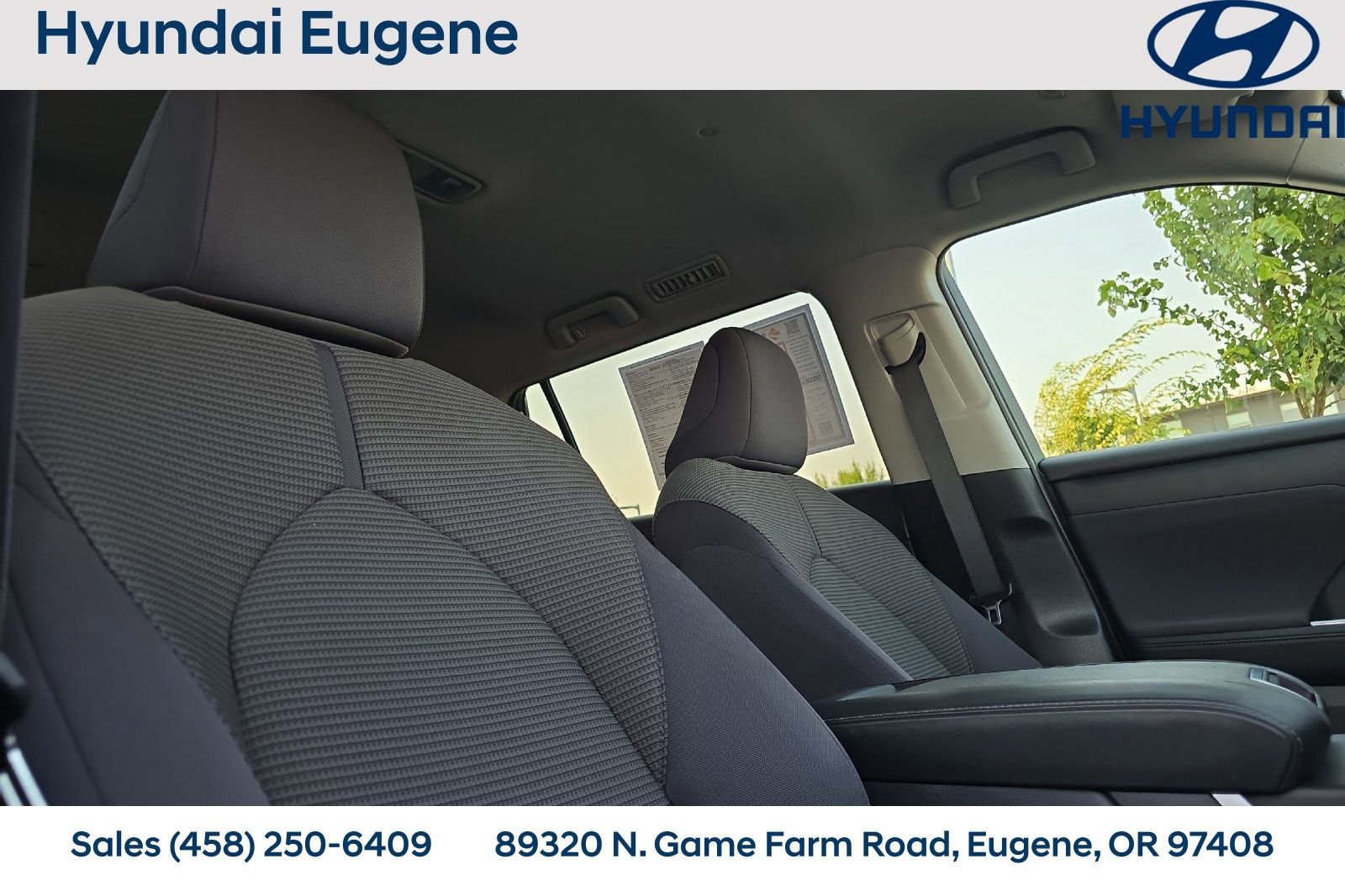 Used 2024 Toyota Highlander LE FWD image 23