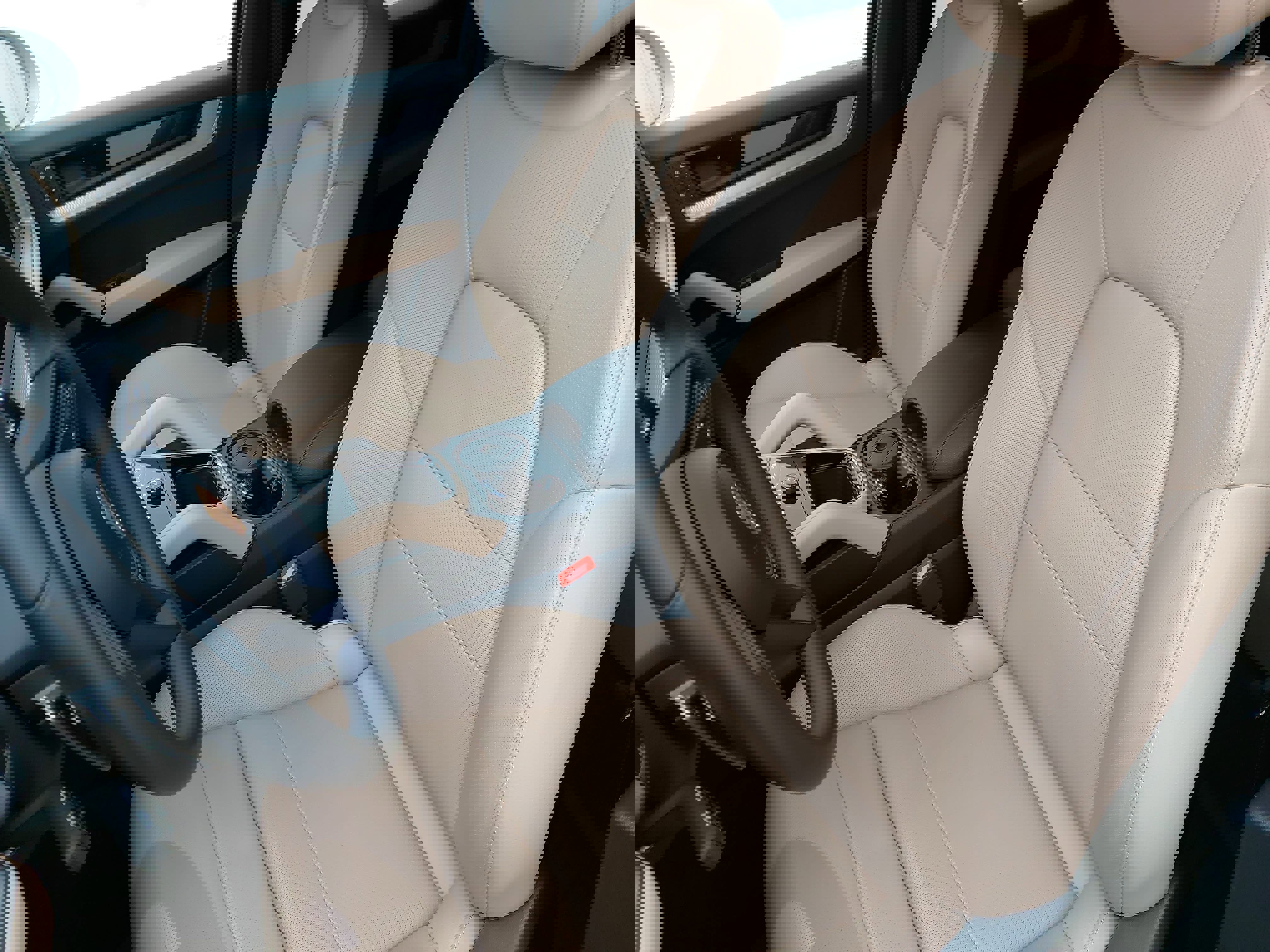 Certified 2025 Porsche Cayenne S image 5