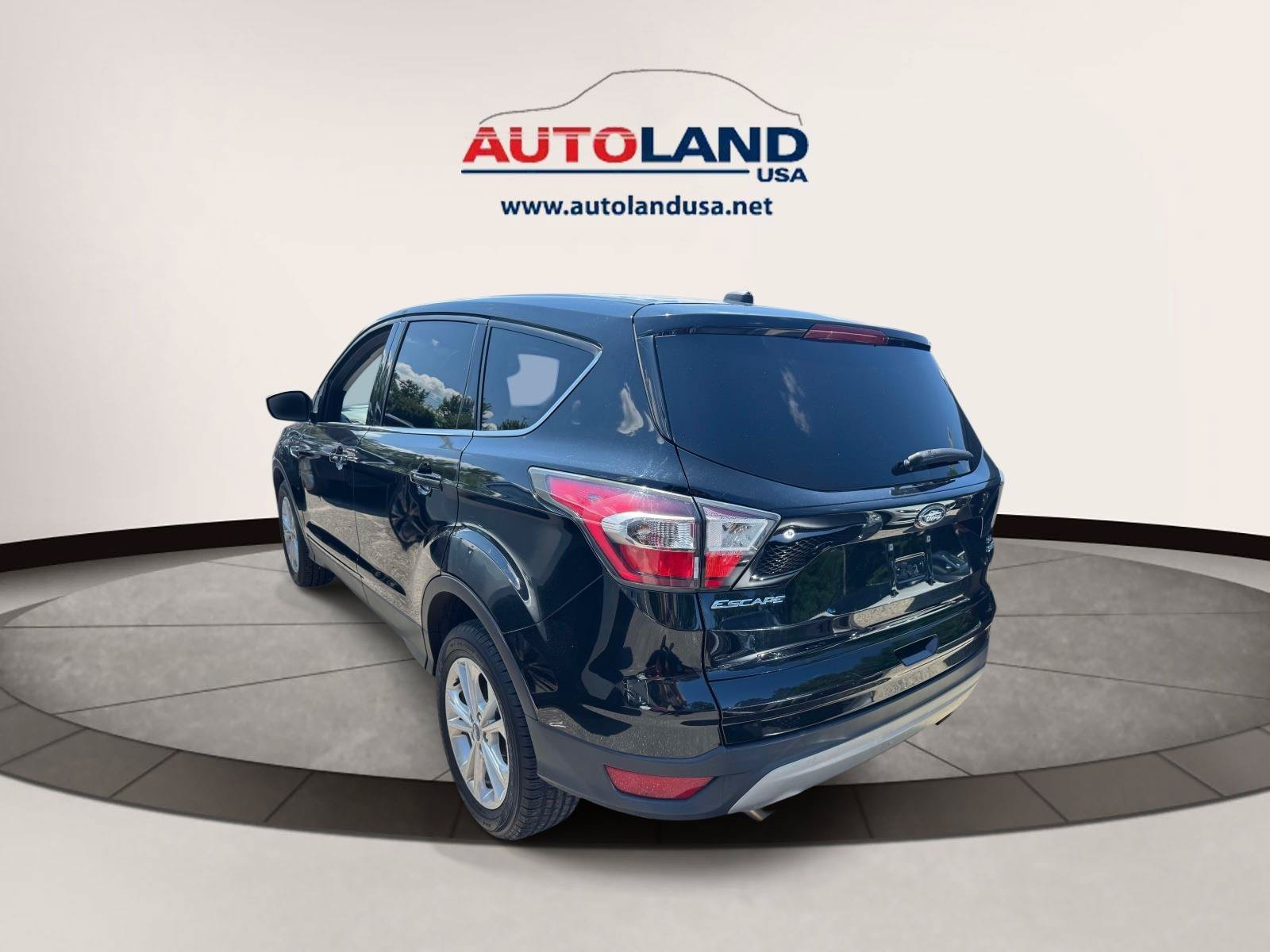 Used 2017 Ford Escape SE AWD/4WD image 4