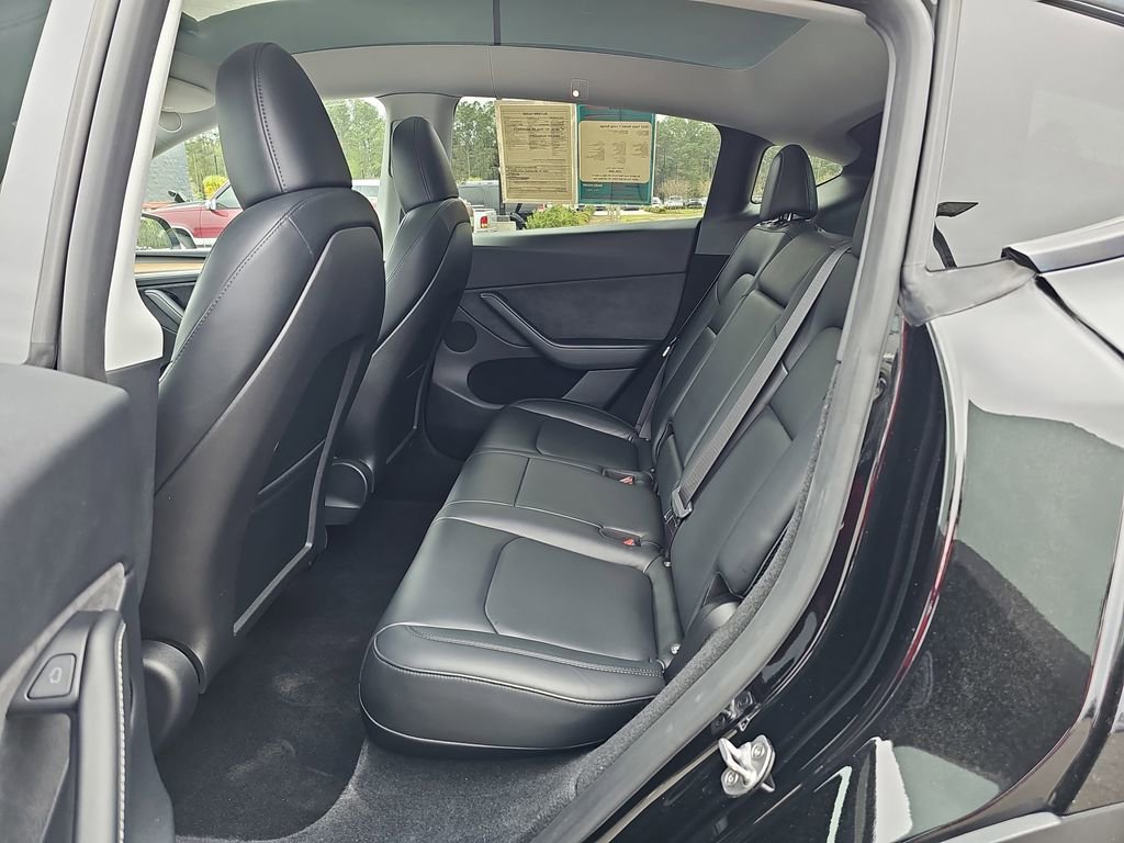 Used 2023 Tesla Model Y Long Range AWD/4WD image 19