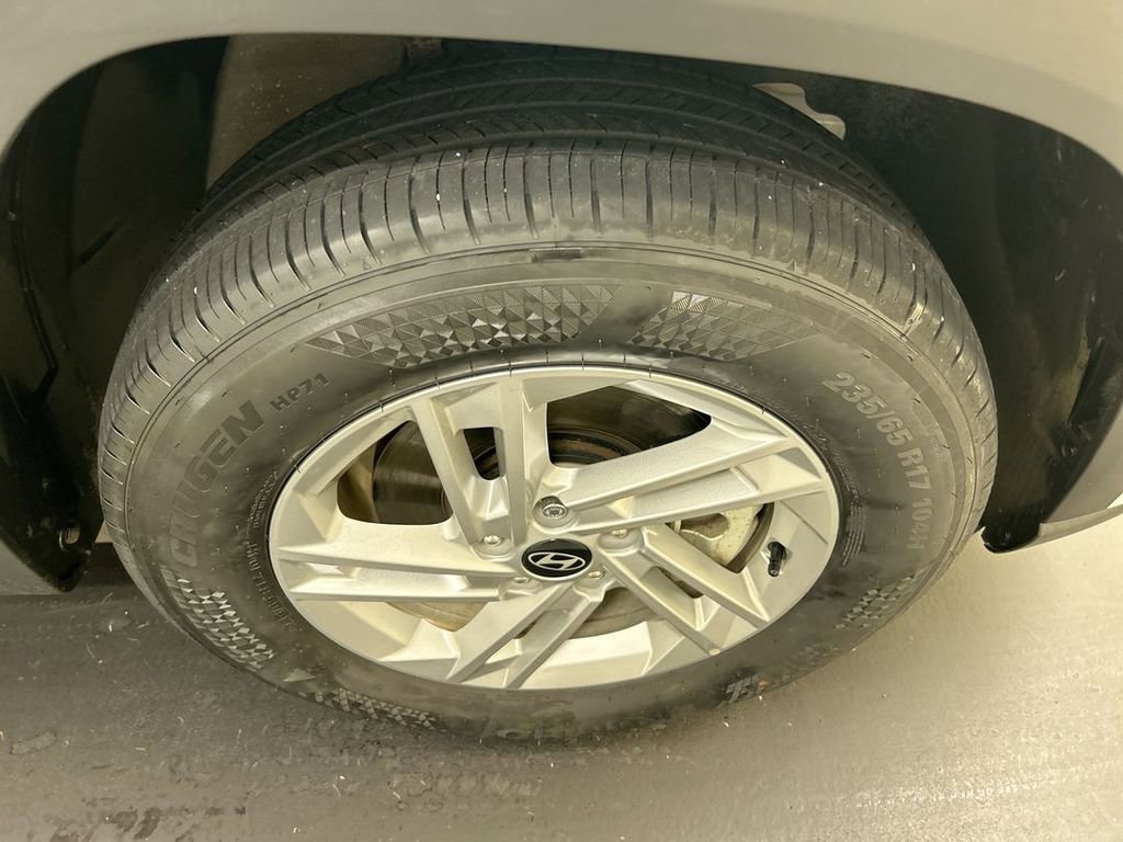 Used 2025 Hyundai Tucson SE image 8