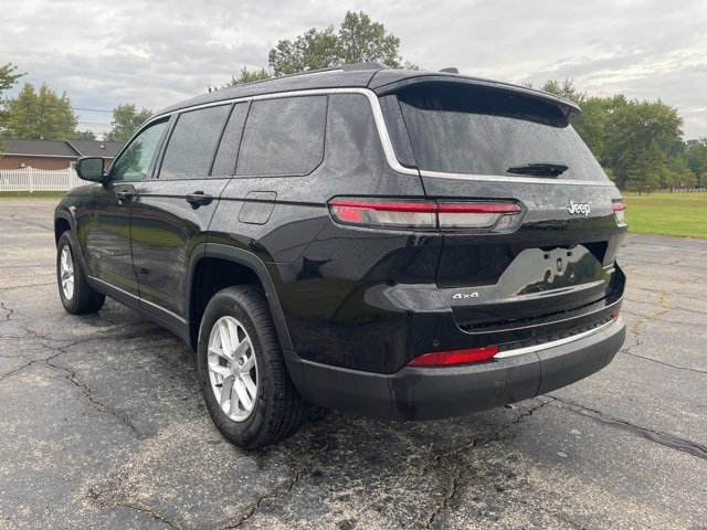 Used 2024 Jeep Grand Cherokee L Laredo image 2