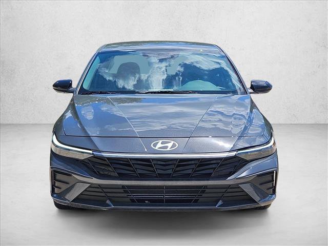 Used 2025 Hyundai Elantra Sport FWD image 2
