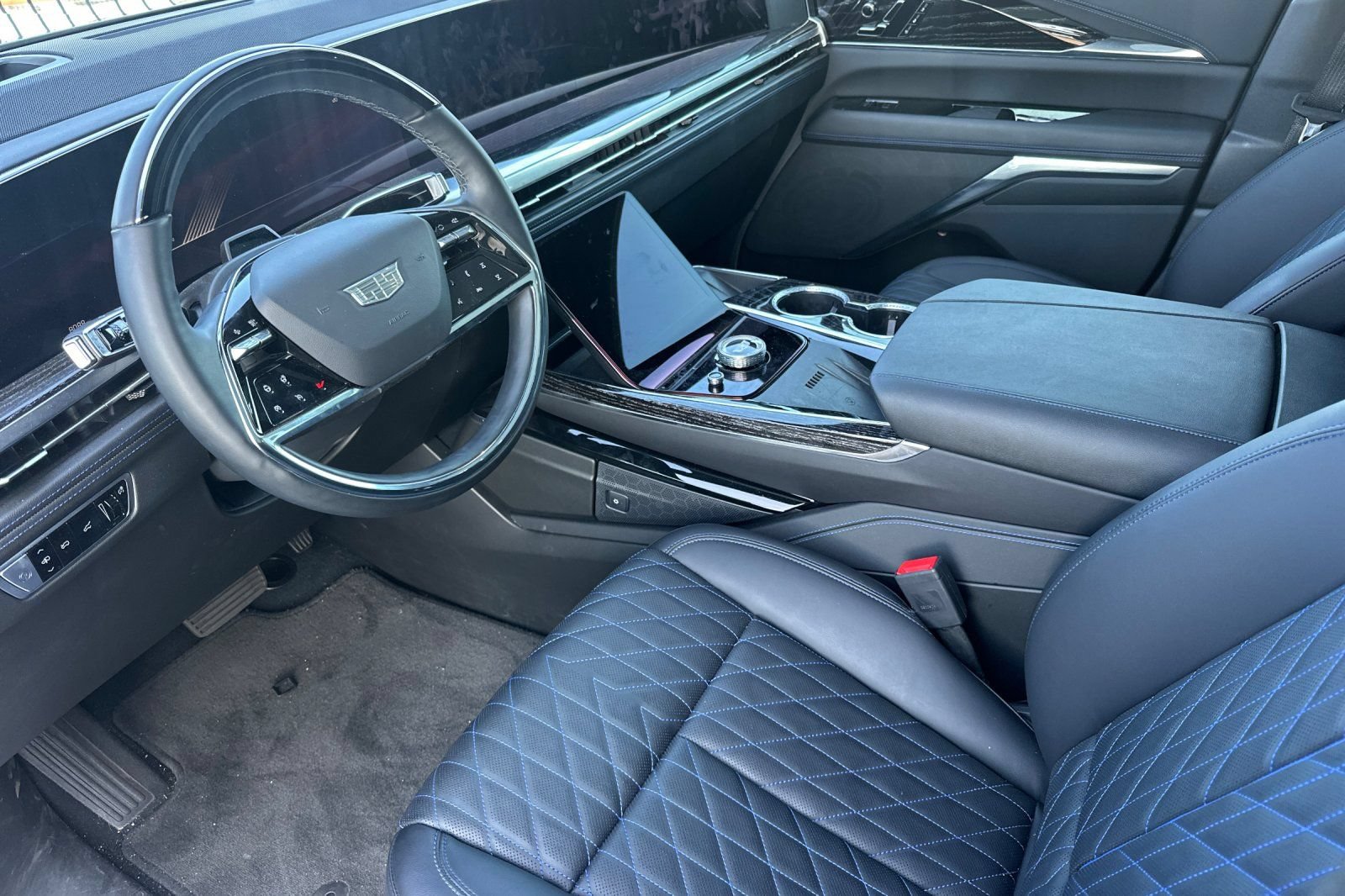 Certified 2026 Cadillac Escalade IQ Sport 1 w/ LPO, Floor Liner Package AWD/4WD image 10