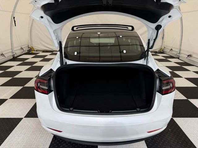 Used 2022 Tesla Model 3 Performance image 4