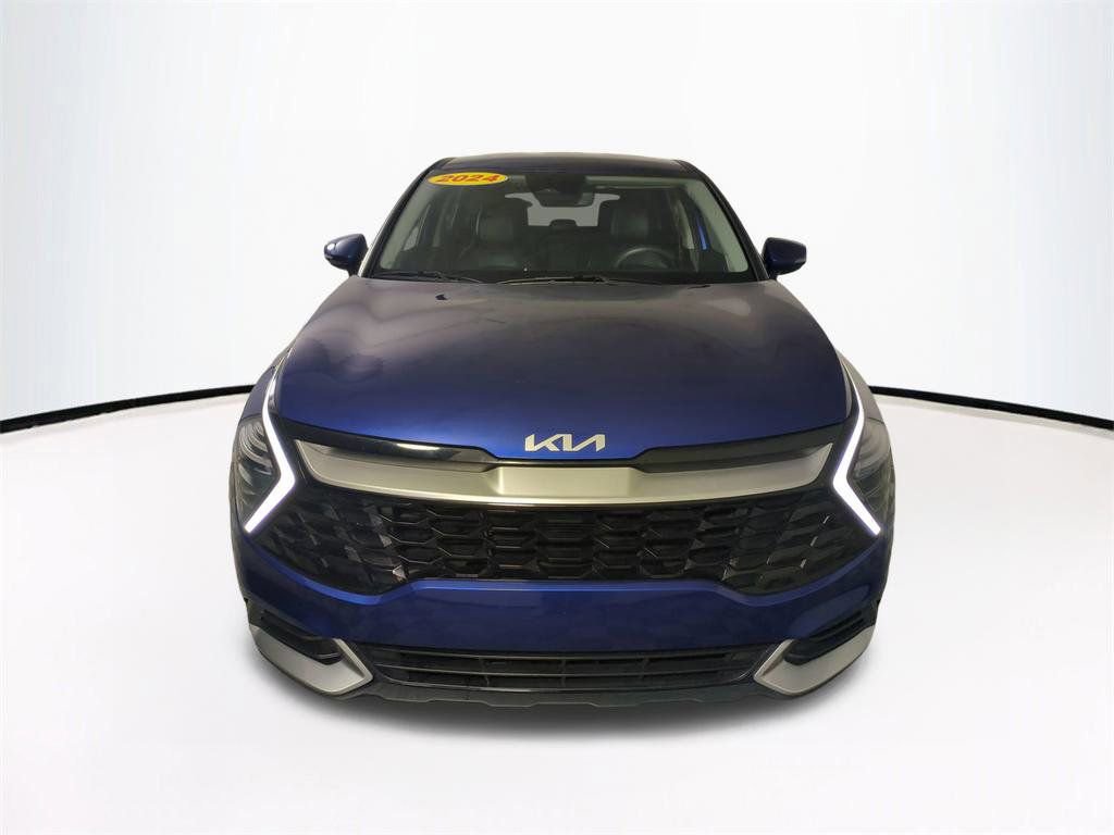 Used 2024 Kia Sportage EX image 3