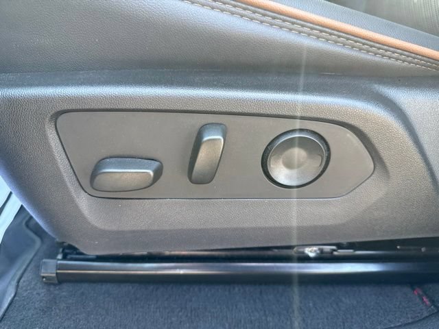 Used 2024 GMC Canyon AT4 w/ AT4 Premium Package AWD/4WD image 30