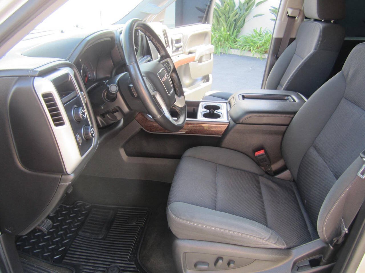 Used 2015 GMC Sierra 1500 SLE w/ SLE Value Package AWD/4WD image 24