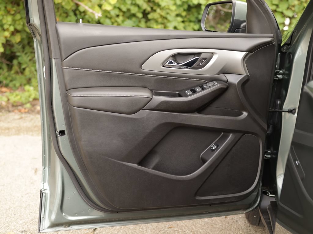 Used 2023 Chevrolet Traverse LT w/ LPO, Floor Liner Package AWD/4WD image 23