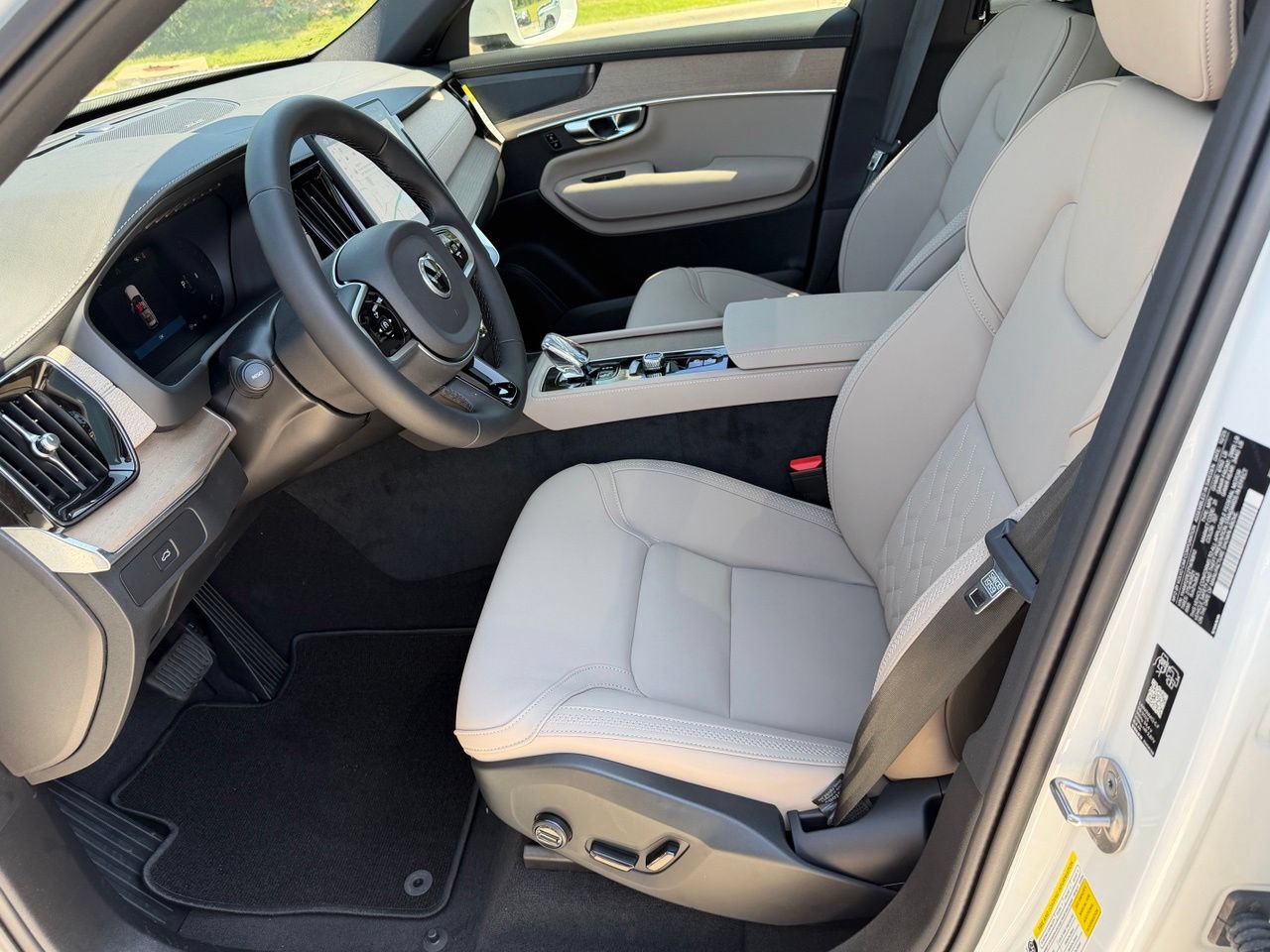 New 2026 Volvo XC90 B5 Plus AWD/4WD image 18