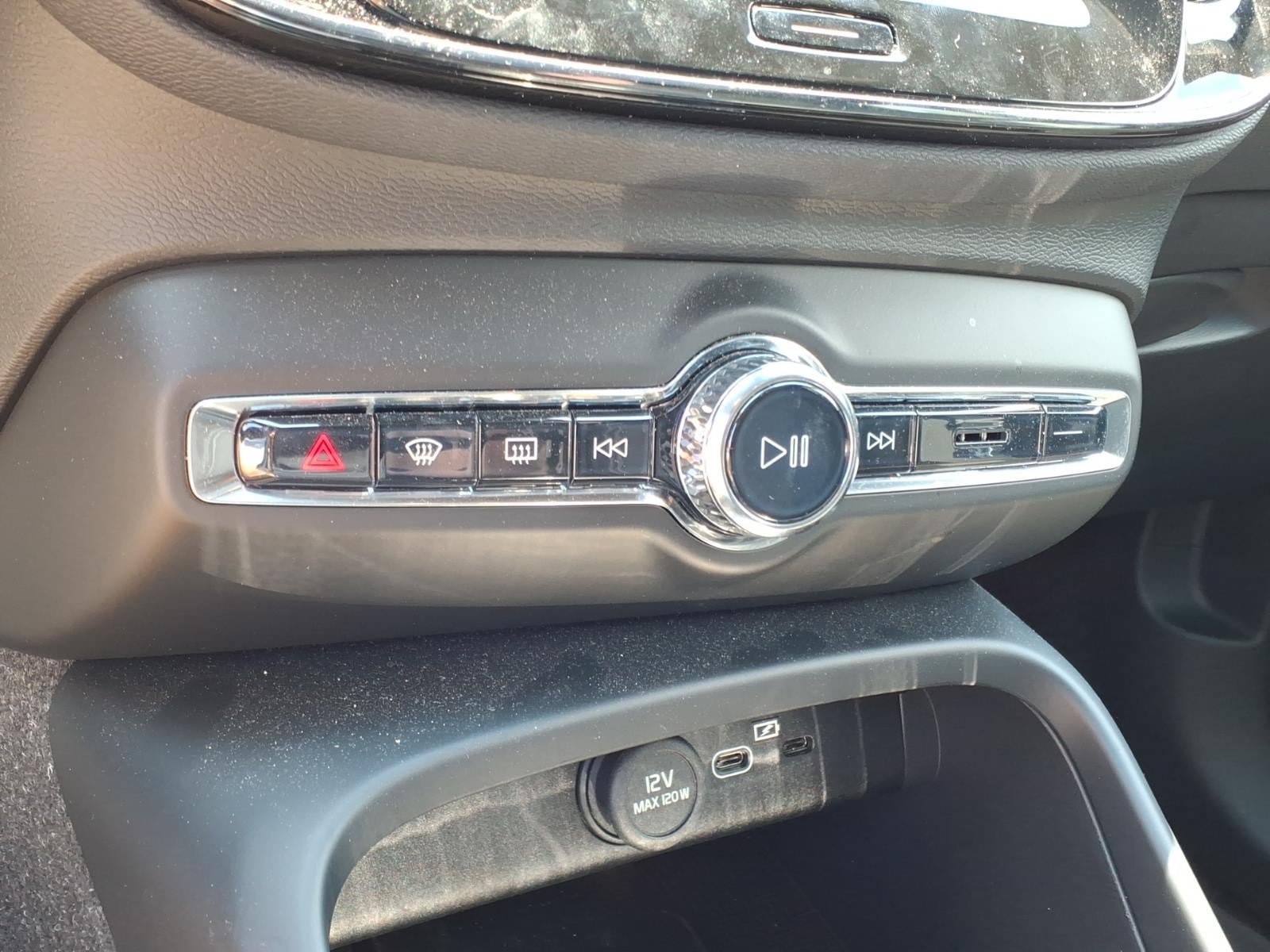 Certified 2023 Volvo C40 P8 Recharge Ultimate AWD/4WD image 16