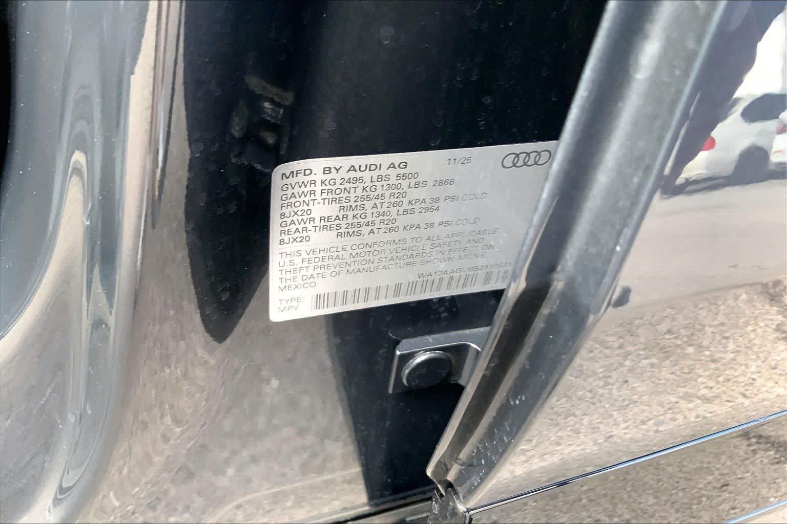 Certified 2025 Audi Q5 Premium Plus w/ Premium Plus AWD/4WD image 35