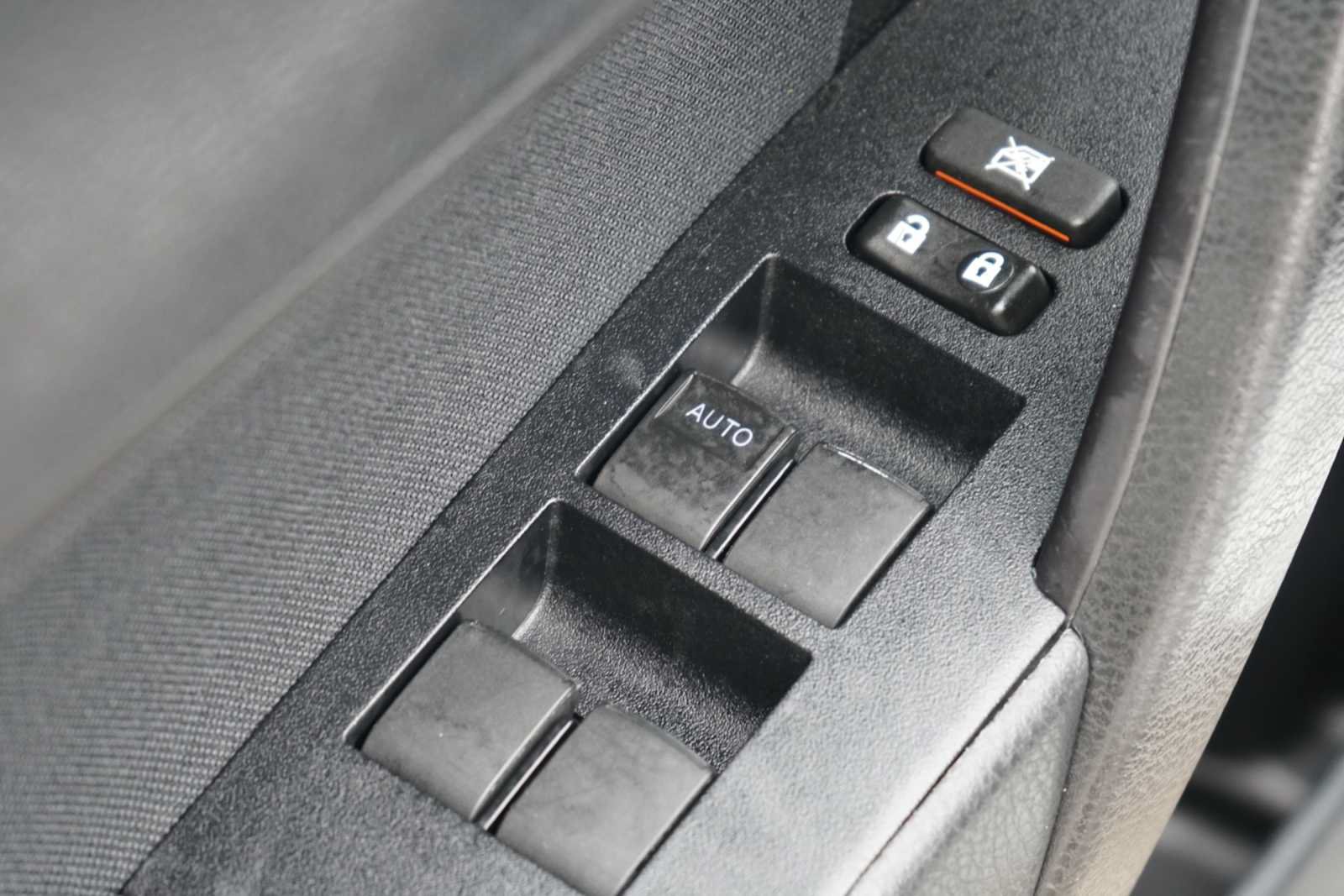 Used 2017 Toyota Corolla LE FWD image 19