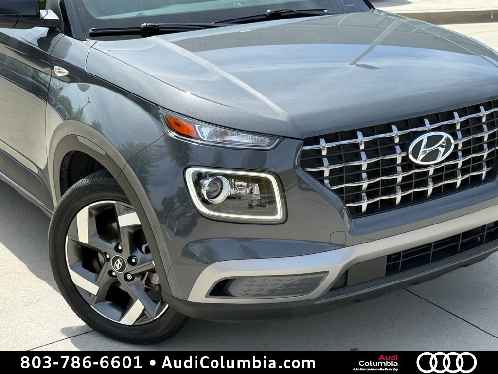 Used 2024 Hyundai Venue Limited image 5