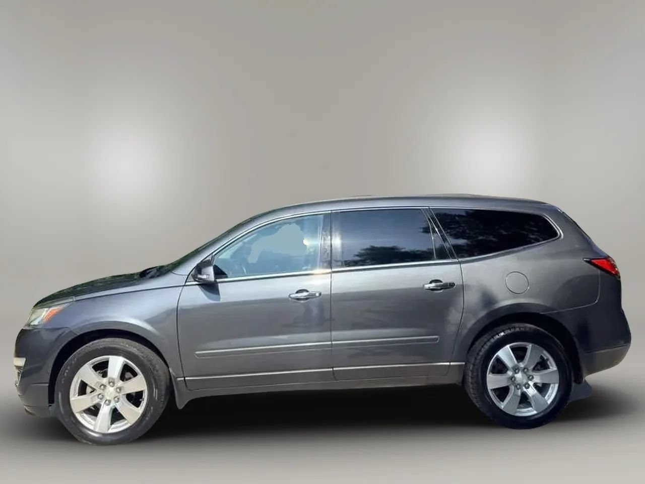 Used 2014 Chevrolet Traverse LTZ FWD image 5